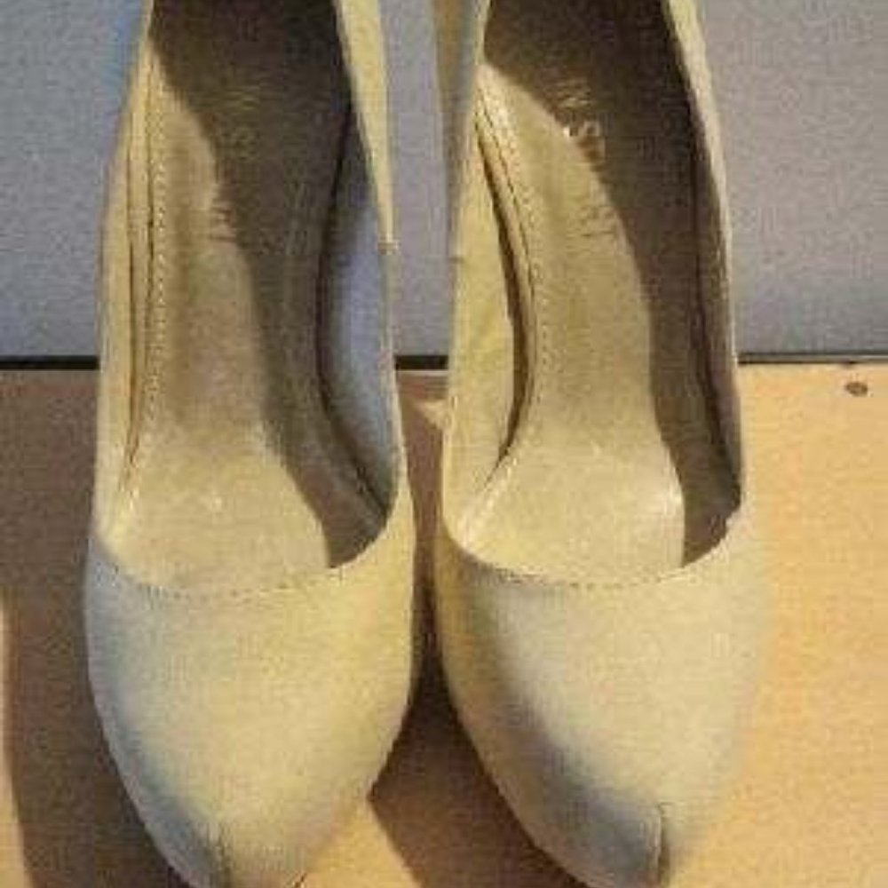 Shoes - Picture 5 of 5